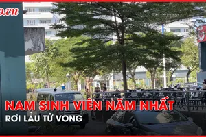 Một sinh viên năm nhất nghi rơi lầu tử vong trong khu vực ký túc xá