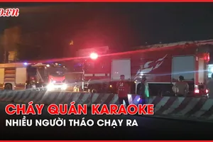 Video: Cháy quán karaoke trong đêm, nhiều người tháo chạy ra ngoài