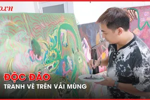 Video: Độc đáo vẽ tranh trên vải mùng