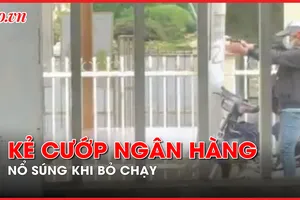 Video: Kẻ cướp ngân hàng ở Lâm Đồng nổ súng khi bỏ chạy
