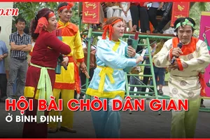 Video: Người dân háo hức tham gia hội bài chòi ở Bình Định