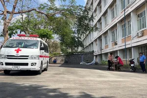 Video: Một sinh viên năm cuối rơi lầu tử vong trong trường