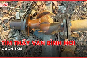 Video: Tìm thấy van bình hơi nổ khiến 6 người tử vong cách nhà máy 1km