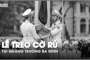Lễ treo cờ rủ Quốc tang Tổng Bí thư Nguyễn Phú Trọng tại quảng trường Ba Đình