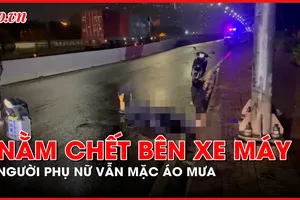 Một phụ nữ tử vong ở chân cầu Sài Gòn, bên cạnh chiếc xe máy