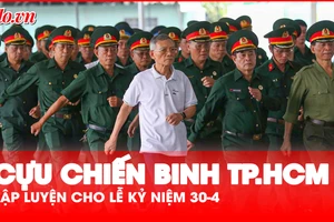 Xem 120 cựu chiến binh TP.HCM hăng say tập luyện cho lễ kỷ niệm 30-4 