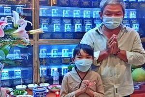 Những nén tâm hương trước giờ tưởng niệm 