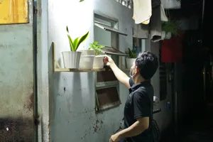 Nhà ở cho công nhân: Cứ trừ dần lương tháng, đến khi nào đủ thì thôi!