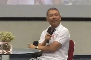 Mặc quần cộc dạy học: Đâu có gì phải xoắn!