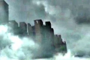 Hàng ngàn người thấy thành phố 'bay lơ lửng' giữa trời