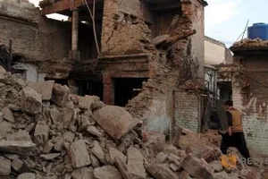 Thảm họa động đất Nam Á: Số người chết gần 300 người
