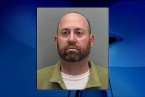 Một cựu quan chức Mỹ lãnh án tù vì quay lén phụ nữ