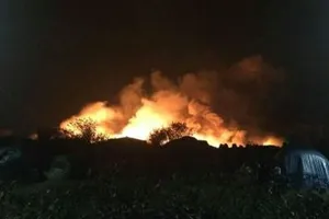 Trại tị nạn Pháp bất ngờ bùng cháy sau vụ tấn công