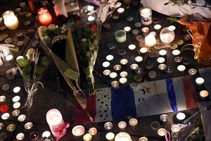 Pháp đã nhận diện ba nhóm tay súng phối hợp tấn công Paris