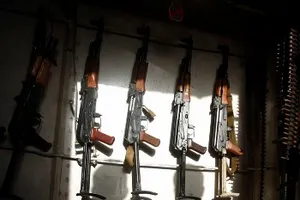 Đức bắt kẻ bán vũ khí cho các tay súng tấn công Paris