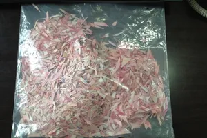 Cha cắt vụn hàng trăm triệu đồng, con dán lại suốt ba tháng