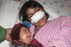 Chồng xẻo mũi vợ vứt xuống mương gây phẫn nộ