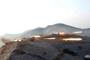 Triều Tiên phóng ngay tên lửa ra biển sau khi 'bị phạt'