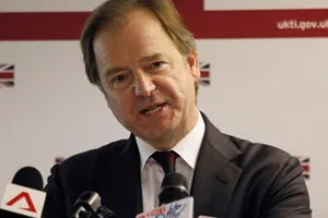 Quan chức Ngoại giao Anh nói về biển Đông, 'chọc giận' Trung Quốc