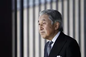 Lùm xùm tin đồn Nhật Hoàng Akihito sắp thoái vị