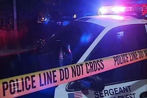 Hai cảnh sát Mỹ bị bắn gục, nghi phạm trốn thoát