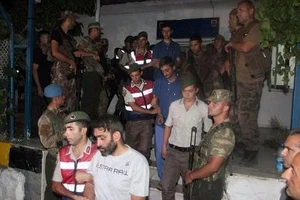 Thổ Nhĩ Kỳ bắt sống 11 biệt kích âm mưu bắt cóc tổng thống 