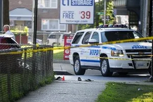 Lãnh đạo Hồi giáo cùng trợ lý bị bắn chết giữa phố New York