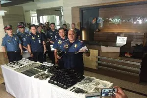 Philippines phá đường dây buôn súng ám sát Tổng thống Duterte
