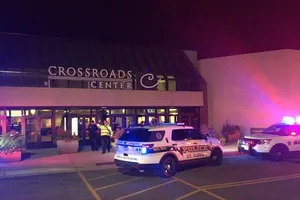 Mỹ: Tấn công bằng dao trong khu mua sắm