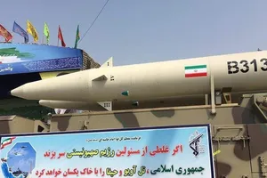 Iran khoe tên lửa có thể biến Israel thành ‘cát bụi’