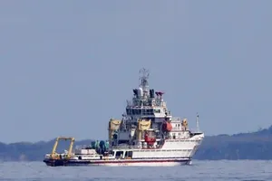 Tàu Trung Quốc tham gia tìm MH370 bị nghi do thám Úc