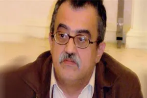 Nhà văn nổi tiếng bị bắn chết ngay tại tòa