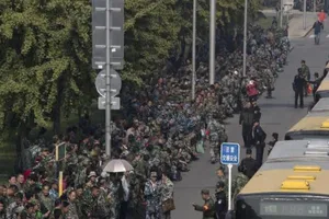 1.000 cựu binh biểu tình trước Bộ Quốc phòng Trung Quốc