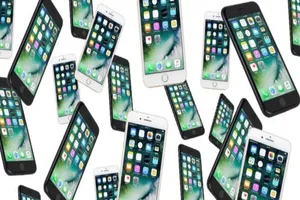 Cô gái mua nhà bằng 20 chiếc iPhone 7 từ... 20 bạn trai