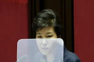 Sau biến cố, Tổng thống Hàn Quốc ẩn dật trong Nhà Xanh