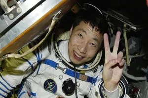 Bí ẩn tiếng 'gõ cửa' phi thuyền Trung Quốc giữa vũ trụ