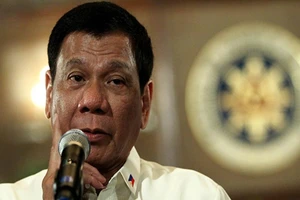 Philippines đồng ý mua súng của Trung Quốc