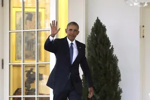 Tổng thống Obama để lại thư cho Trump ở Bàn Kiên định