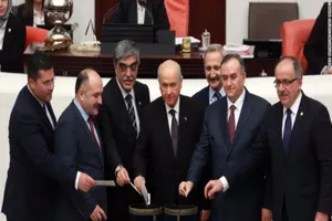 Quốc hội Thổ Nhĩ Kỳ đồng ý tăng quyền cho tổng thống