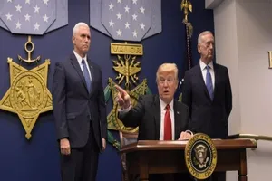 Ông Trump ký sắc lệnh tái thiết ‘vĩ đại’ quân đội