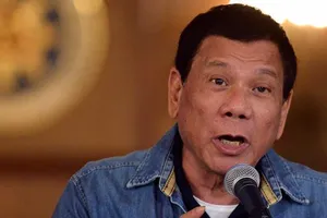 Duterte chỉ trích Mỹ lưu trũ vũ khí ở Philippines