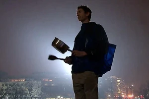 Người biểu tình đập nồi, chảo suốt lúc Trump phát biểu