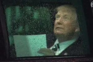 Ông Trump 'ôn bài' trước khi phát biểu ở Quốc hội