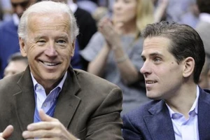 Con trai ông Biden hẹn hò với vợ anh trai quá cố