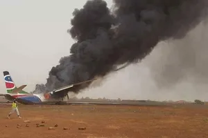 49 người may mắn thoát chết dù máy bay bị thiêu rụi