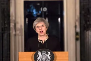 Thủ tướng Anh được giải cứu cách nơi khủng bố gần 40 m