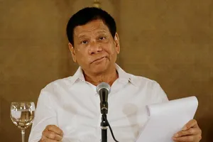 Duterte chất vấn đại sứ Mỹ vụ không cản TQ xây đảo 