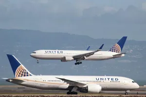 Máy bay United Airlines không được vào không phận Nga