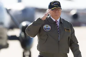 Mỹ thả siêu bom xuống Afghanistan ‘dằn mặt’ Triều Tiên?