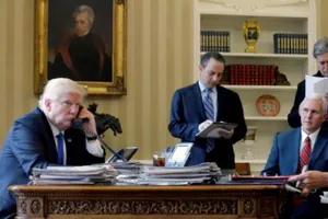 Đội ngũ Trump bị tố liên lạc với phía Nga 18 lần